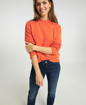 Miękki pomarańczowy sweter